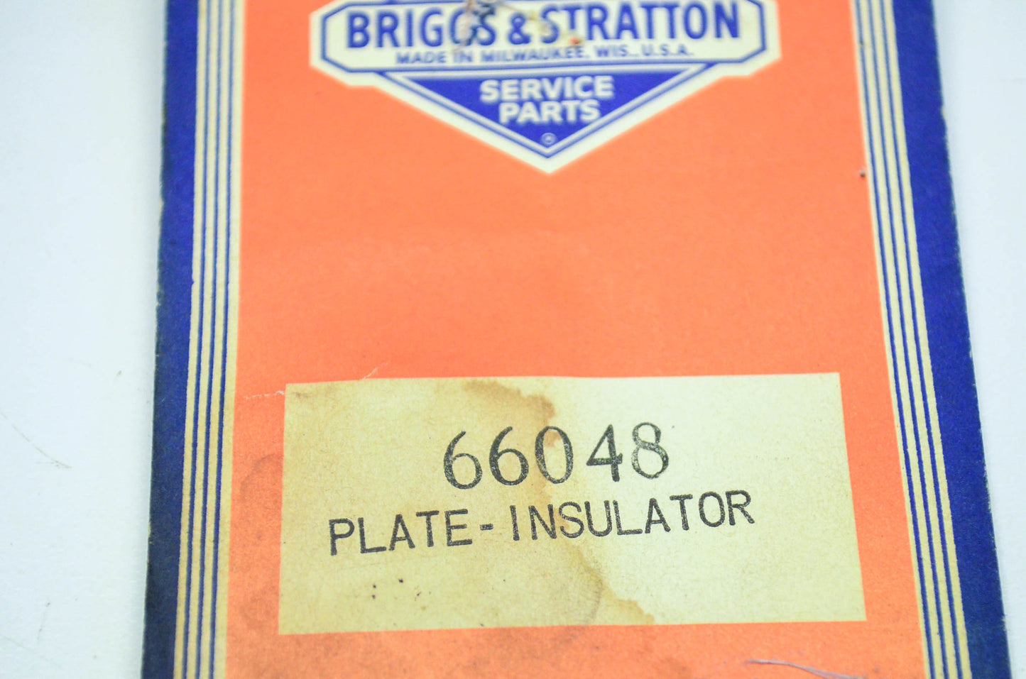 New OEM Briggs & Stratton 66048 Insulator Plate NOS