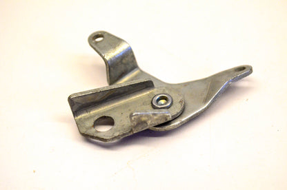 New OEM Briggs & Stratton 490207, 690652 Throttle Shaft NOS