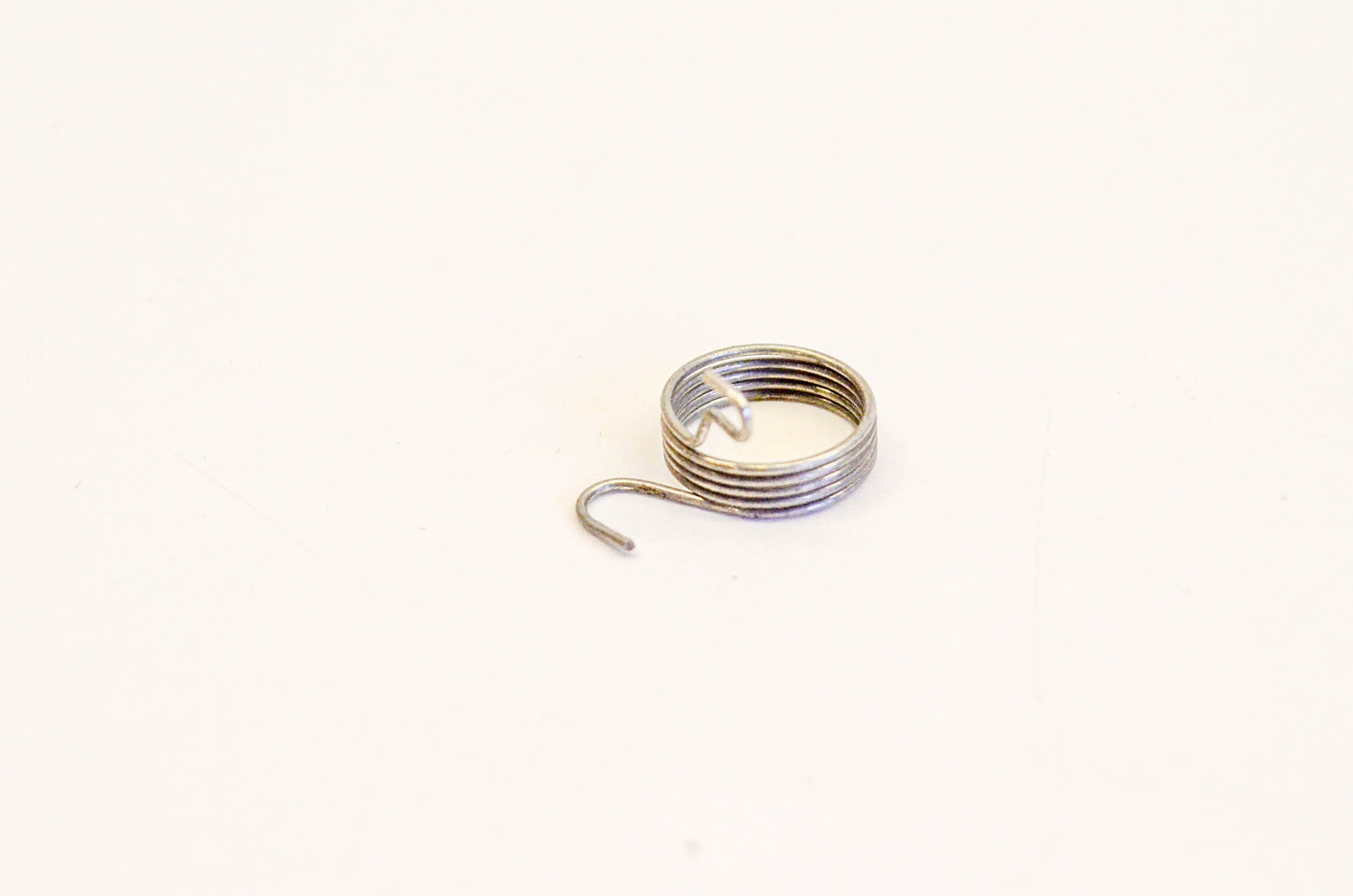 OEM Briggs & Stratton 261116 Choke Return Spring NOS