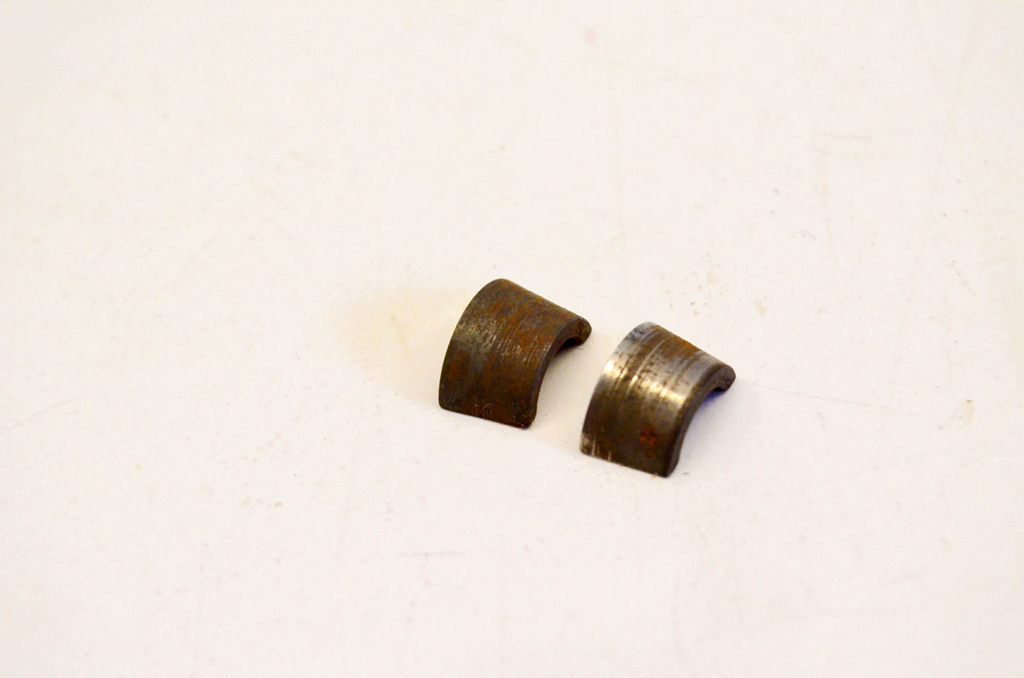 New OEM Briggs & Stratton 68283, 8520 Valve Spring Retainer Collar Qty 2 NOS