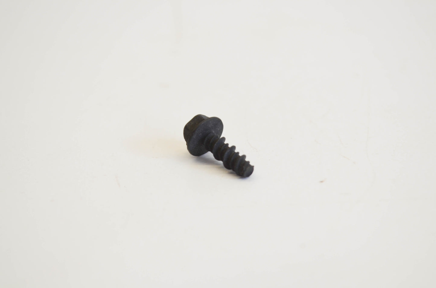 New OEM Briggs & Stratton 94058, 2991, BR94058 Guard Mounting Screw NOS