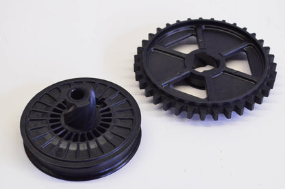 New OEM Briggs & Stratton 490877 Rewind Starter Pulley NOS