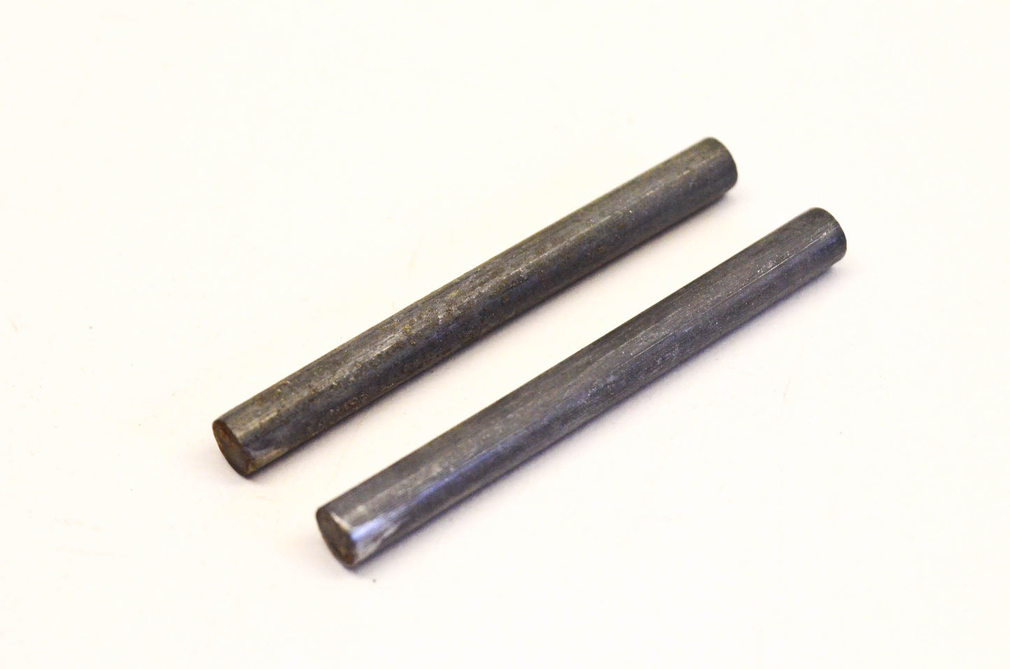 New OEM Briggs & Stratton 230228 Starter Grip Pin Qty 2 NOS