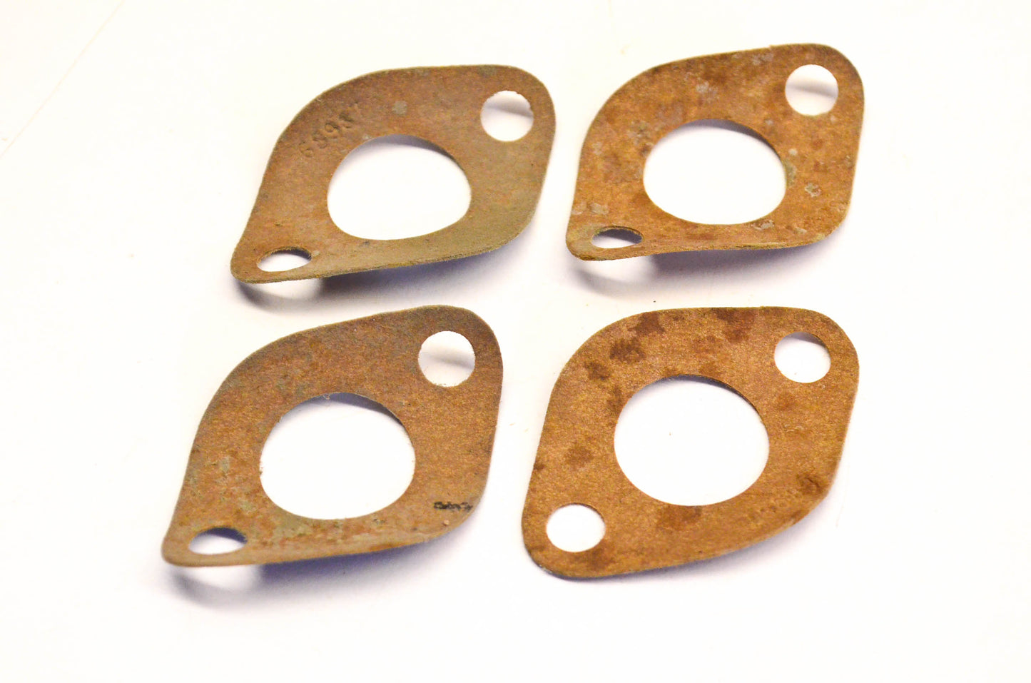 New OEM Briggs & Stratton 68987 Carburetor Mounting Gasket Qty 4 NOS