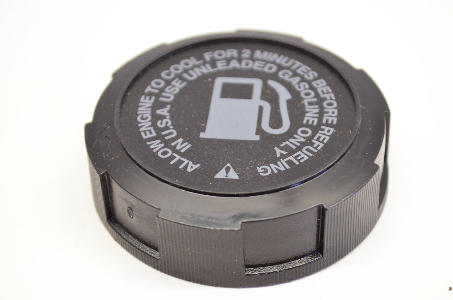 New OEM Briggs & Stratton 493988 Fuel Cap NOS