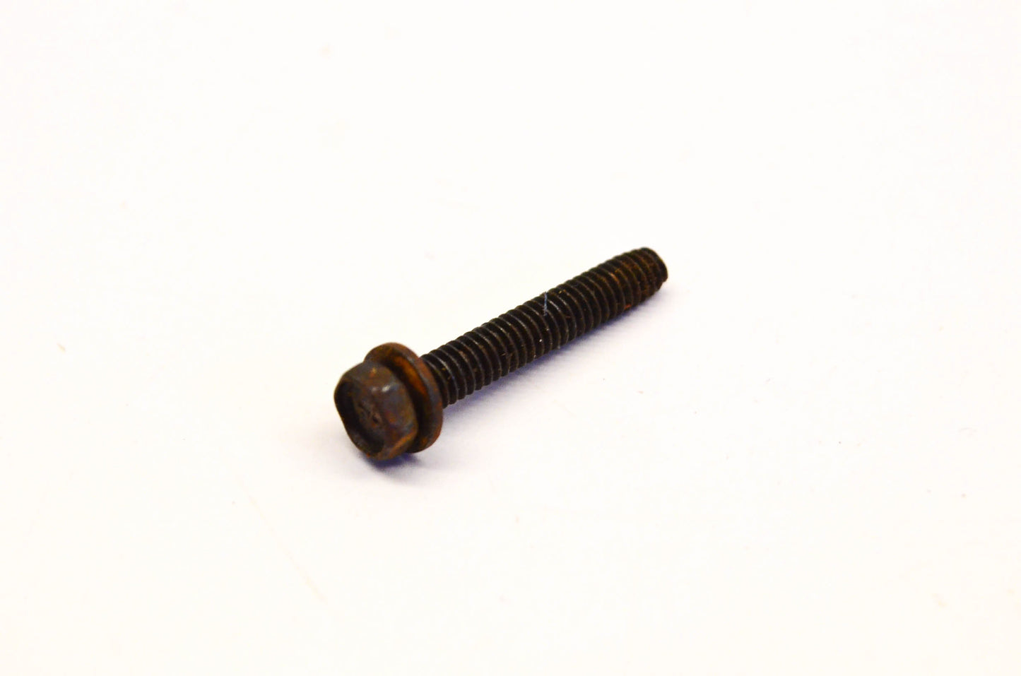 New OEM Briggs & Stratton 93621 Stator Screw NOS
