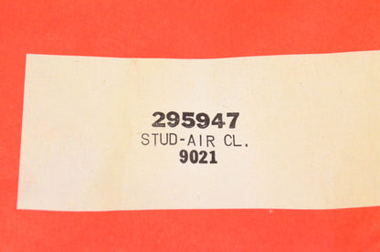 New OEM Briggs & Stratton 295947 Air Cleaner Stud NOS