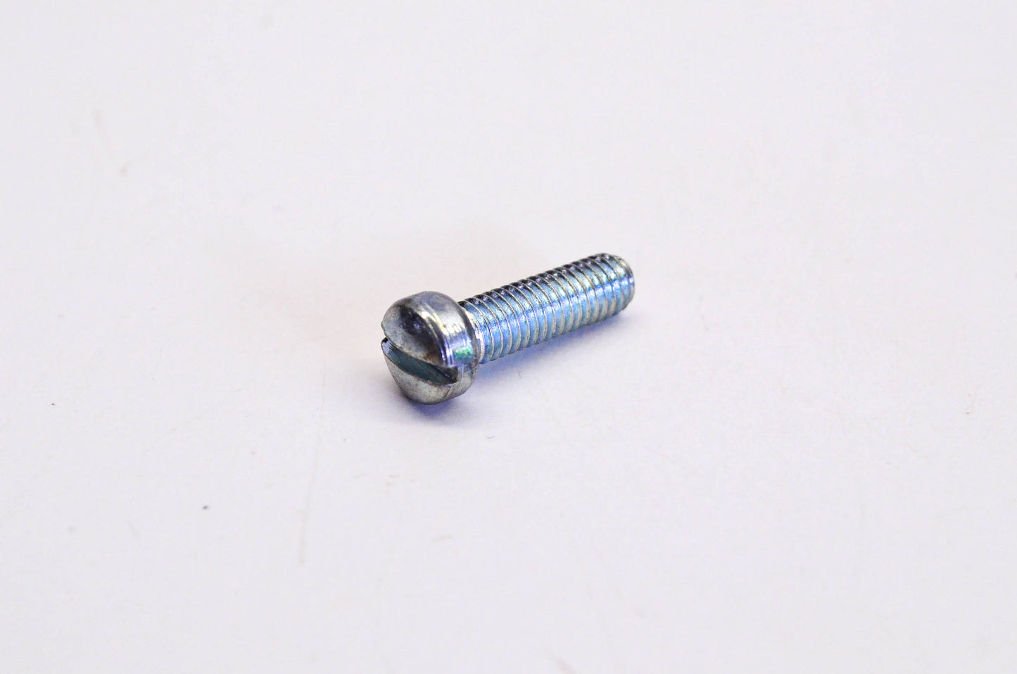 New OEM Briggs & Stratton 90746, 690278 Machine Screw NOS