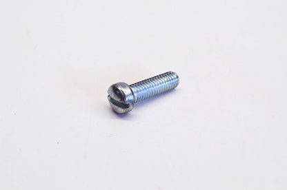 New OEM Briggs & Stratton 90746, 690278 Machine Screw NOS