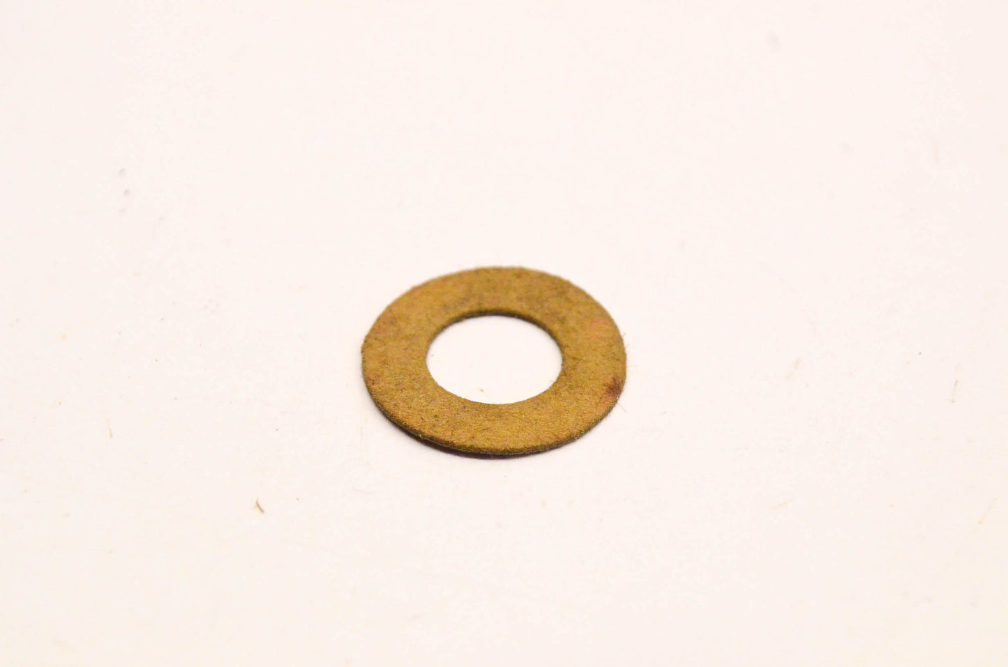 New OEM Briggs & Stratton 27323 Breather Body Gasket NOS