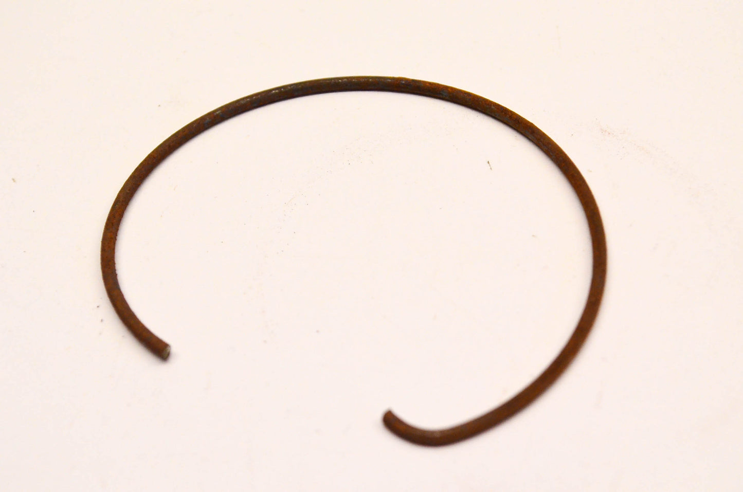 New OEM Briggs & Stratton 26032 Clutch Retainer Ring NOS