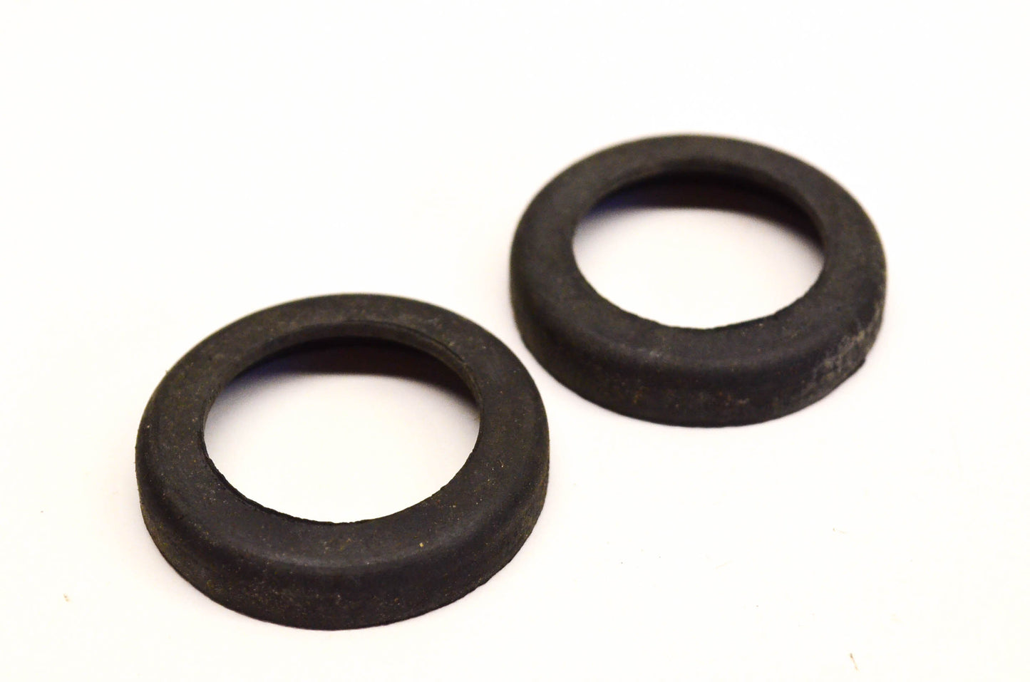 New OEM Briggs & Stratton 27402 Air Cleaner Gasket Qty 2 NOS