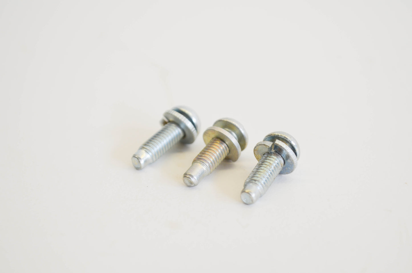 New OEM Briggs & Stratton 93440, 151 Screw Qty 3 NOS