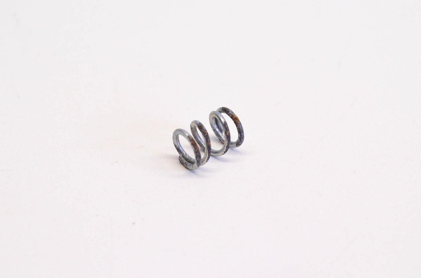 New OEM Briggs & Stratton 26336 Needle Valve Spring NOS