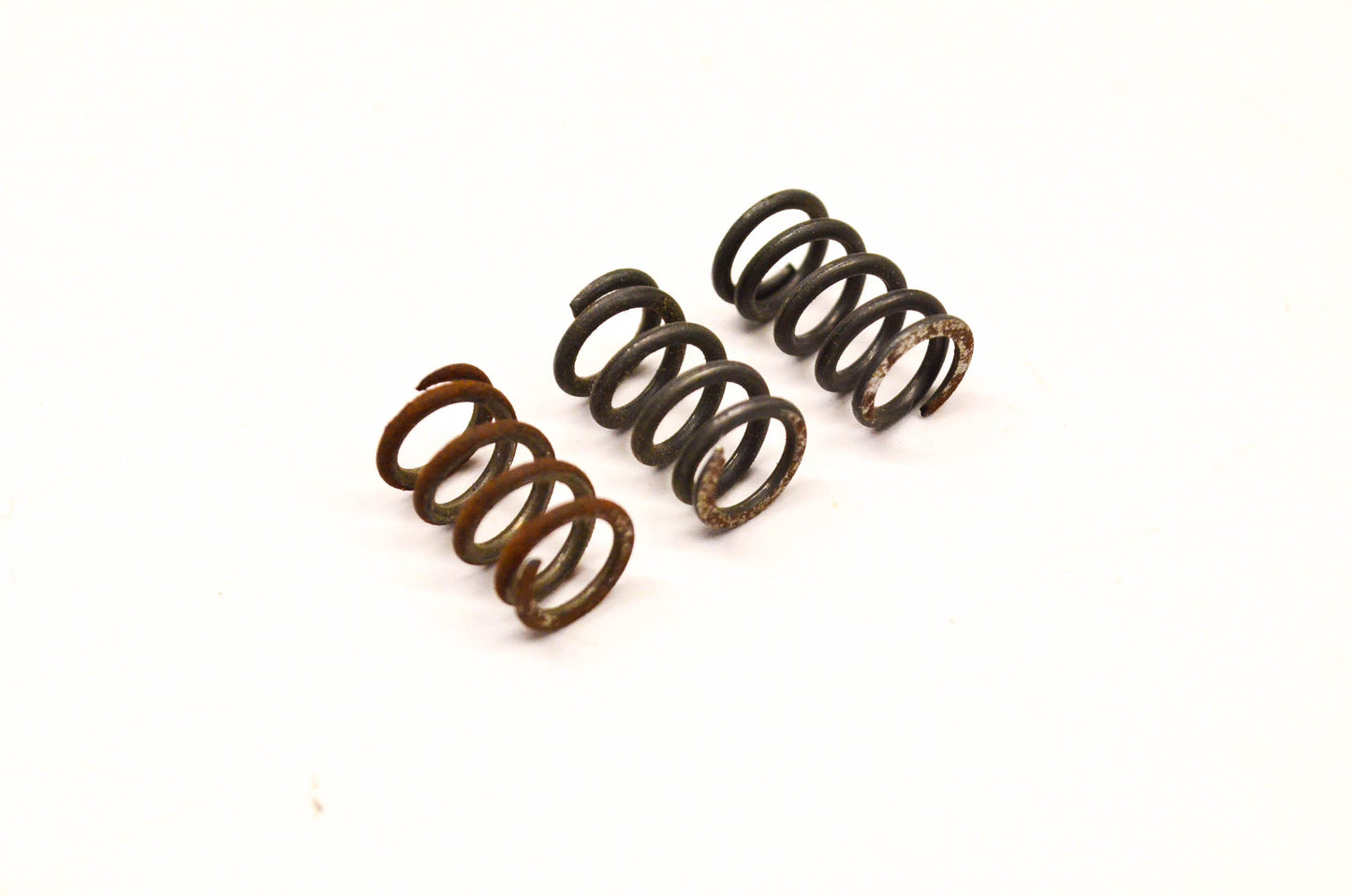 New OEM Briggs & Stratton 26157 Idle Valve Spring Qty 3 NOS