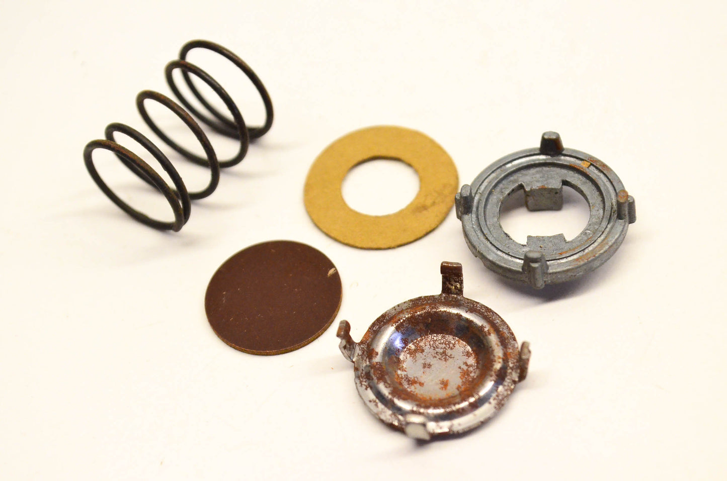 New OEM Briggs & Stratton 291905 Breather Assembly NOS