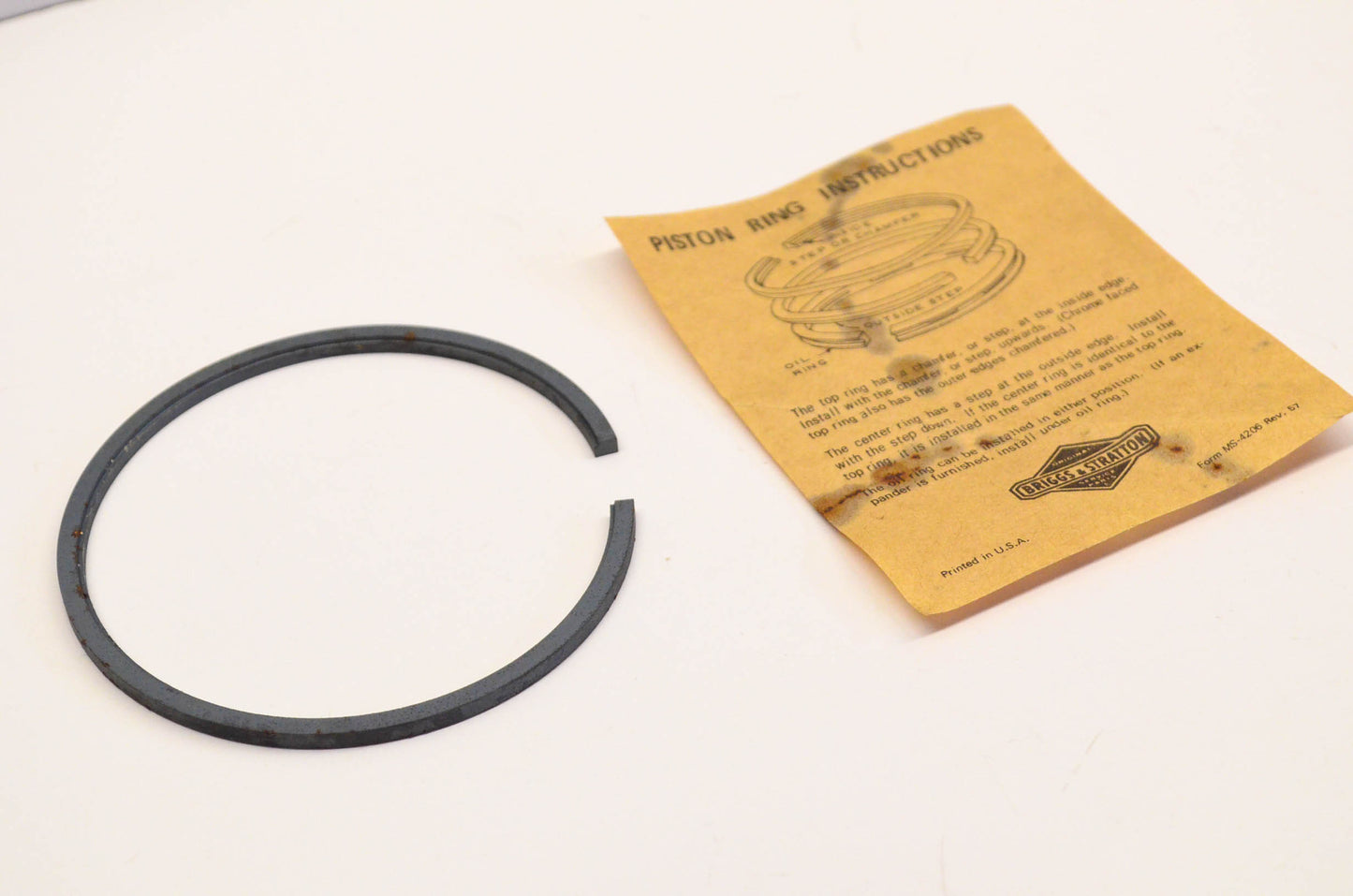 New OEM Briggs & Stratton 210073 Piston Ring NOS