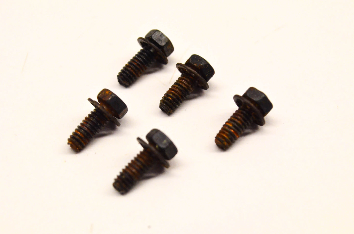 New OEM Briggs & Stratton 93490 Screw Qty 5 NOS