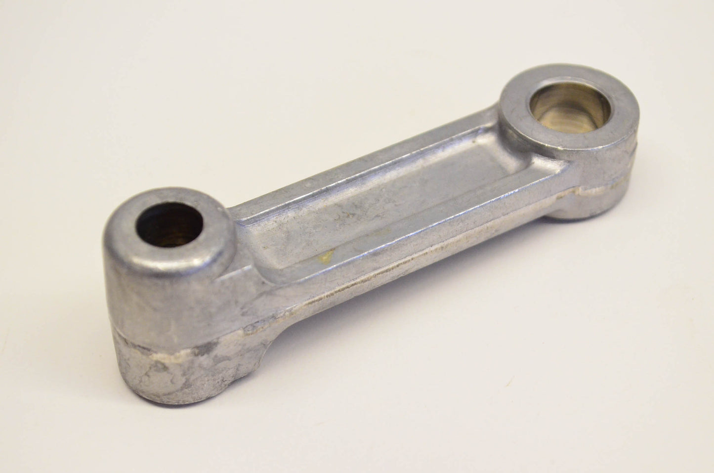 New OEM Briggs & Stratton 211675 Counter Weight Link NOS