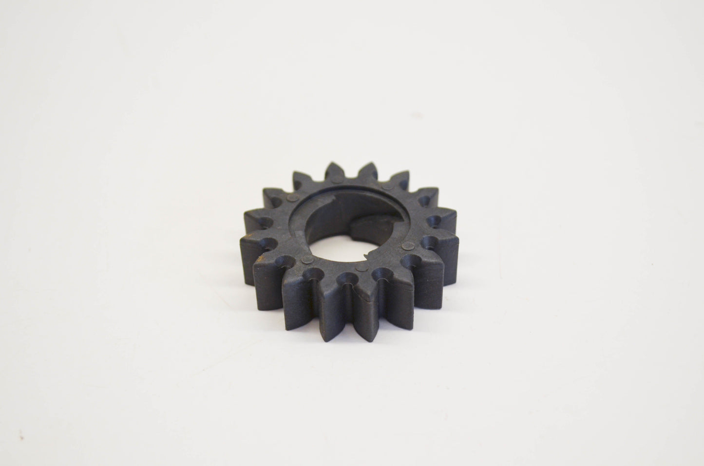 New OEM Briggs & Stratton 693058, 4152 Pinion Gear NOS