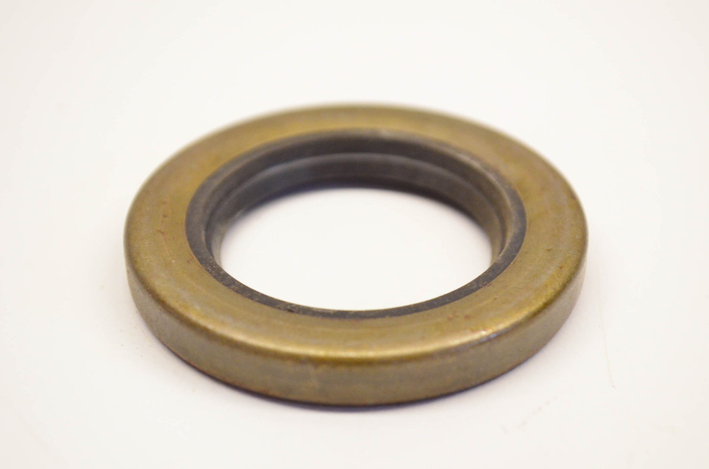 New OEM Briggs & Stratton 11817 Seal NOS