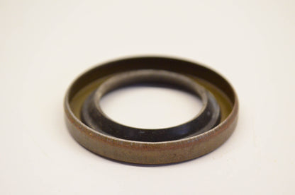 New OEM Briggs & Stratton 11817 Seal NOS