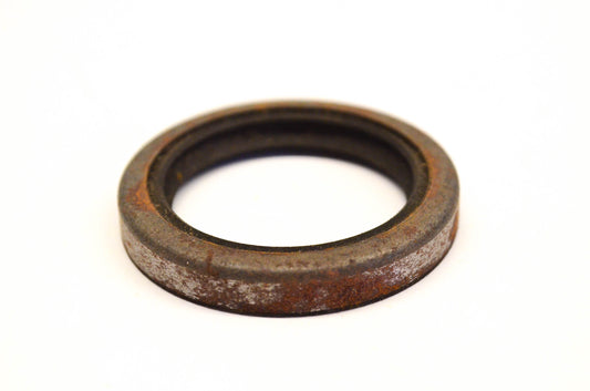 New OEM Briggs & Stratton 13681 Oil Seal NOS
