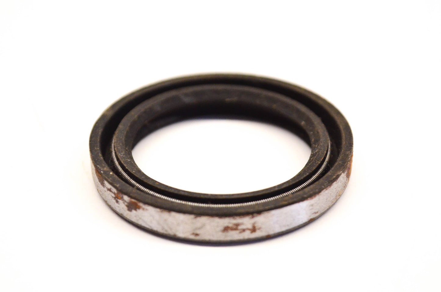 New OEM Briggs & Stratton 13681 Oil Seal NOS