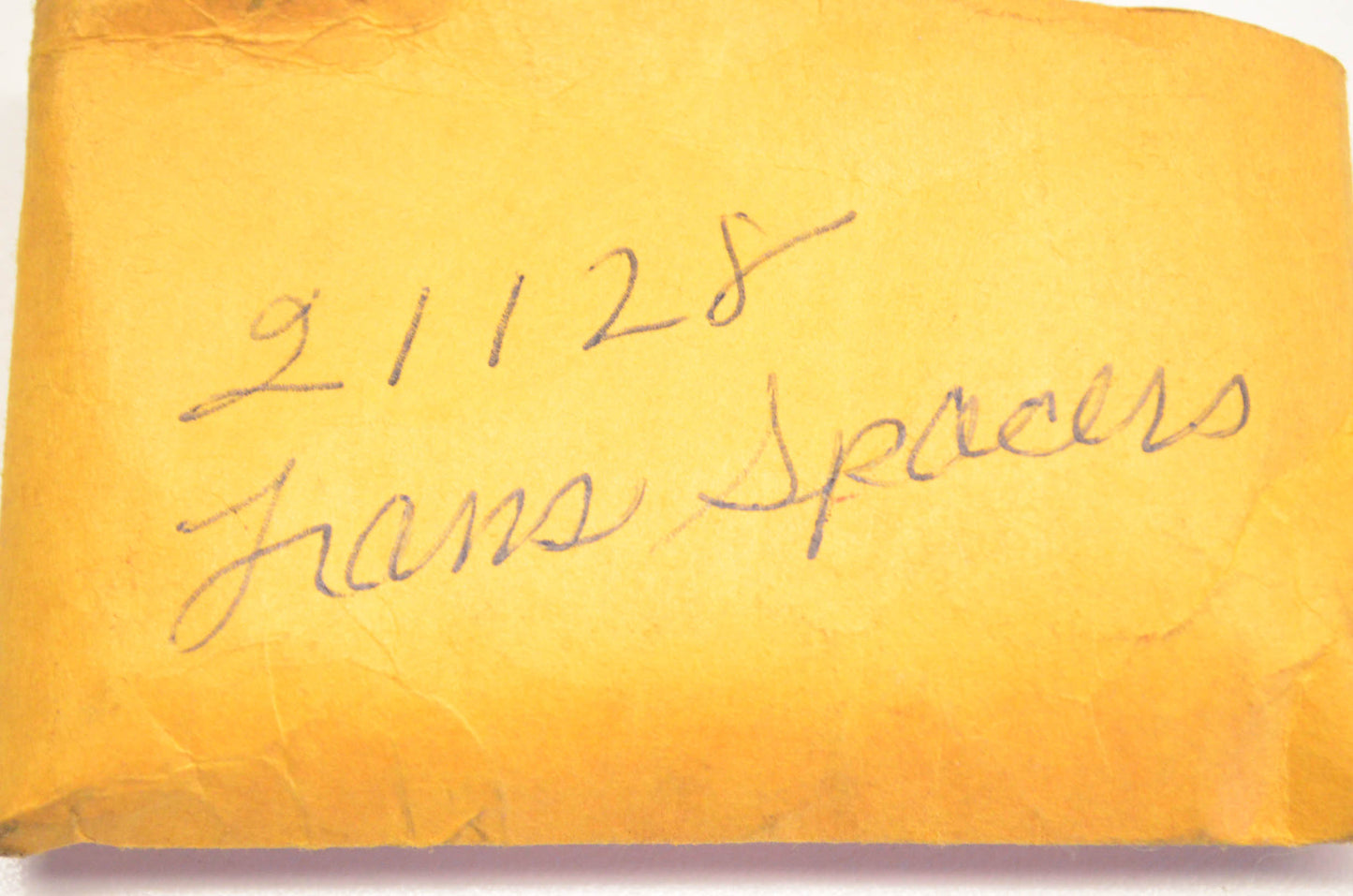 New OEM Briggs & Stratton 21128, 7021128YP Differential Spacer NOS