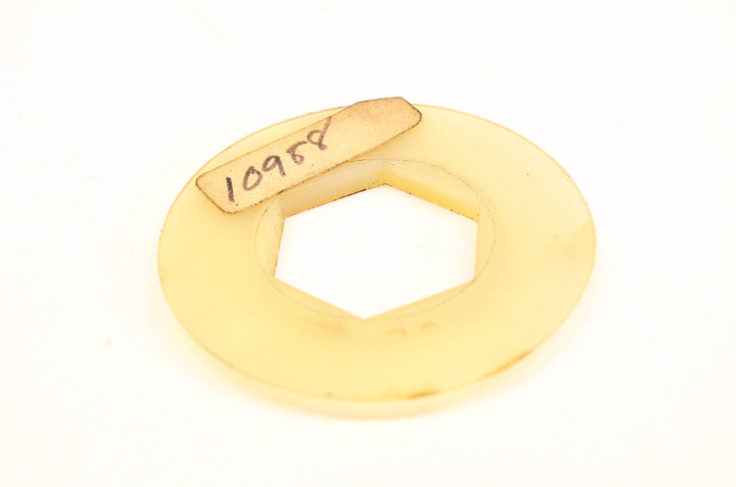 New OEM Briggs & Stratton 10988, 7010988YP Nylon Washer NOS