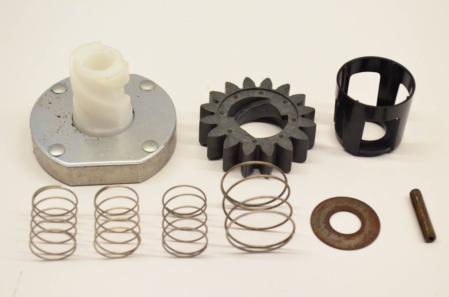 New OEM Briggs & Stratton 696540 Starter Drive Kit NOS