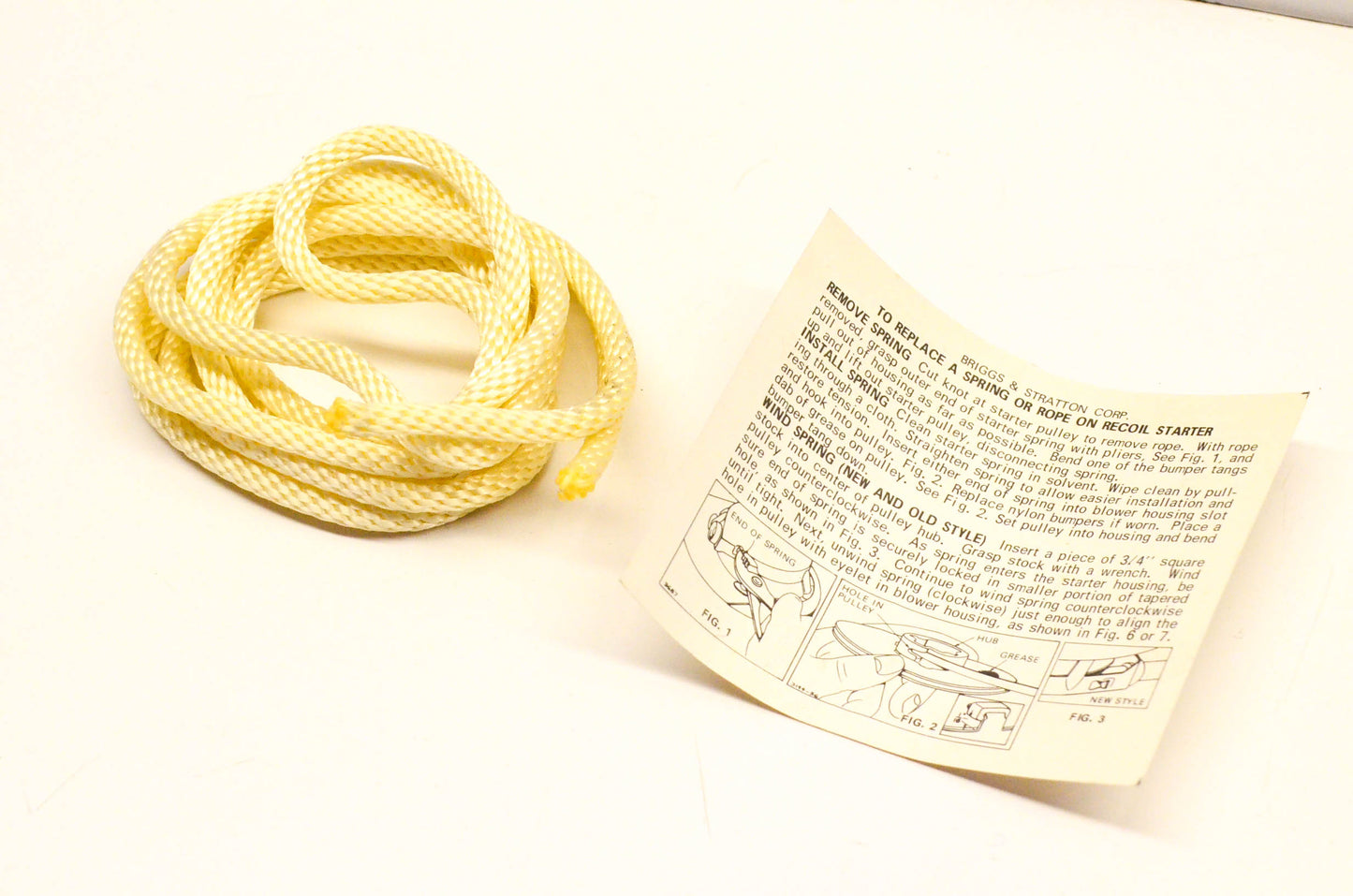 New OEM Briggs & Stratton 66884 Starter Rope NOS