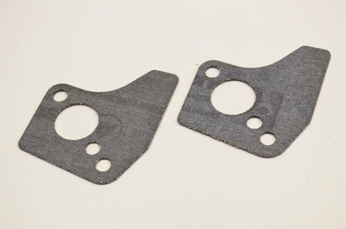 New OEM Briggs & Stratton 271936 Intake Gasket Qty 2 NOS