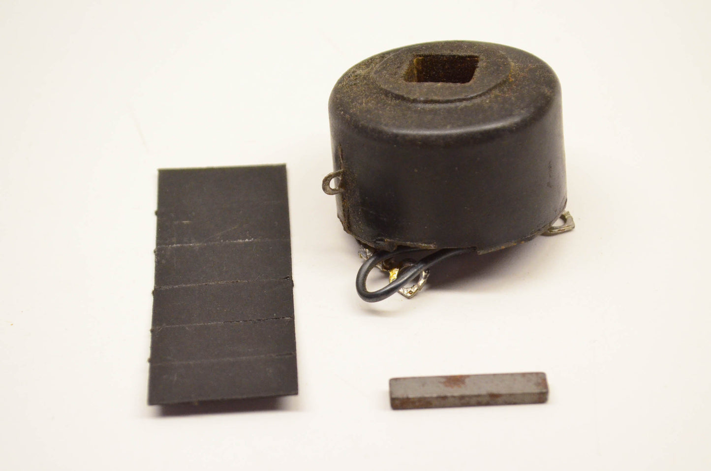 Tecumseh 610633 Center Coil NOS