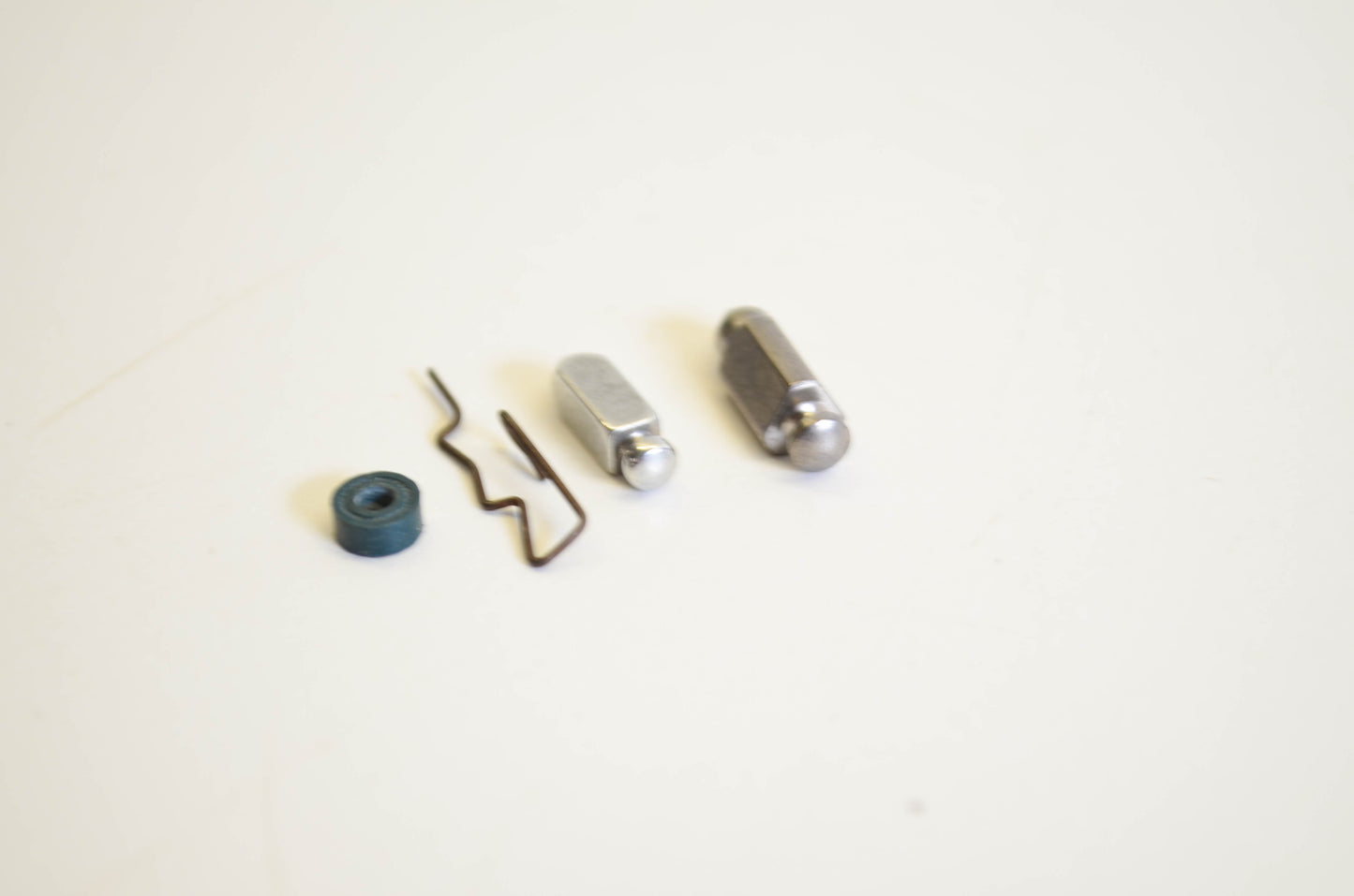 New OEM Briggs & Stratton 394681, 9007 Carburetor Float Valve Kit NOS