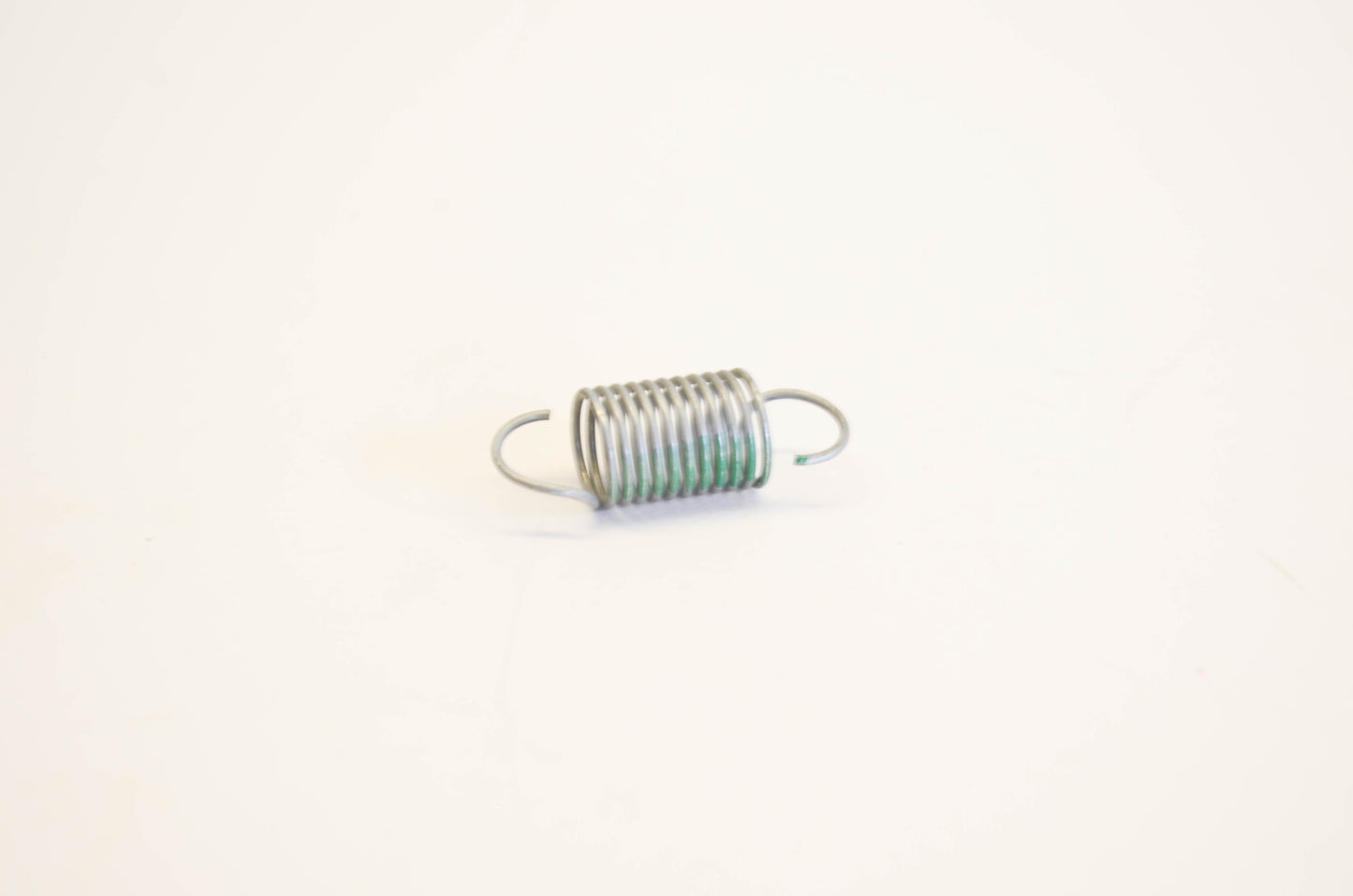 New OEM Briggs & Stratton 692208 Governor Spring NOS
