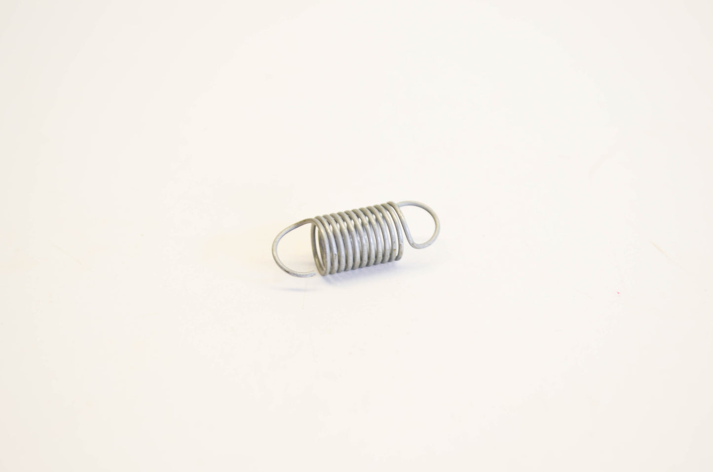 New OEM Briggs & Stratton 692208 Governor Spring NOS