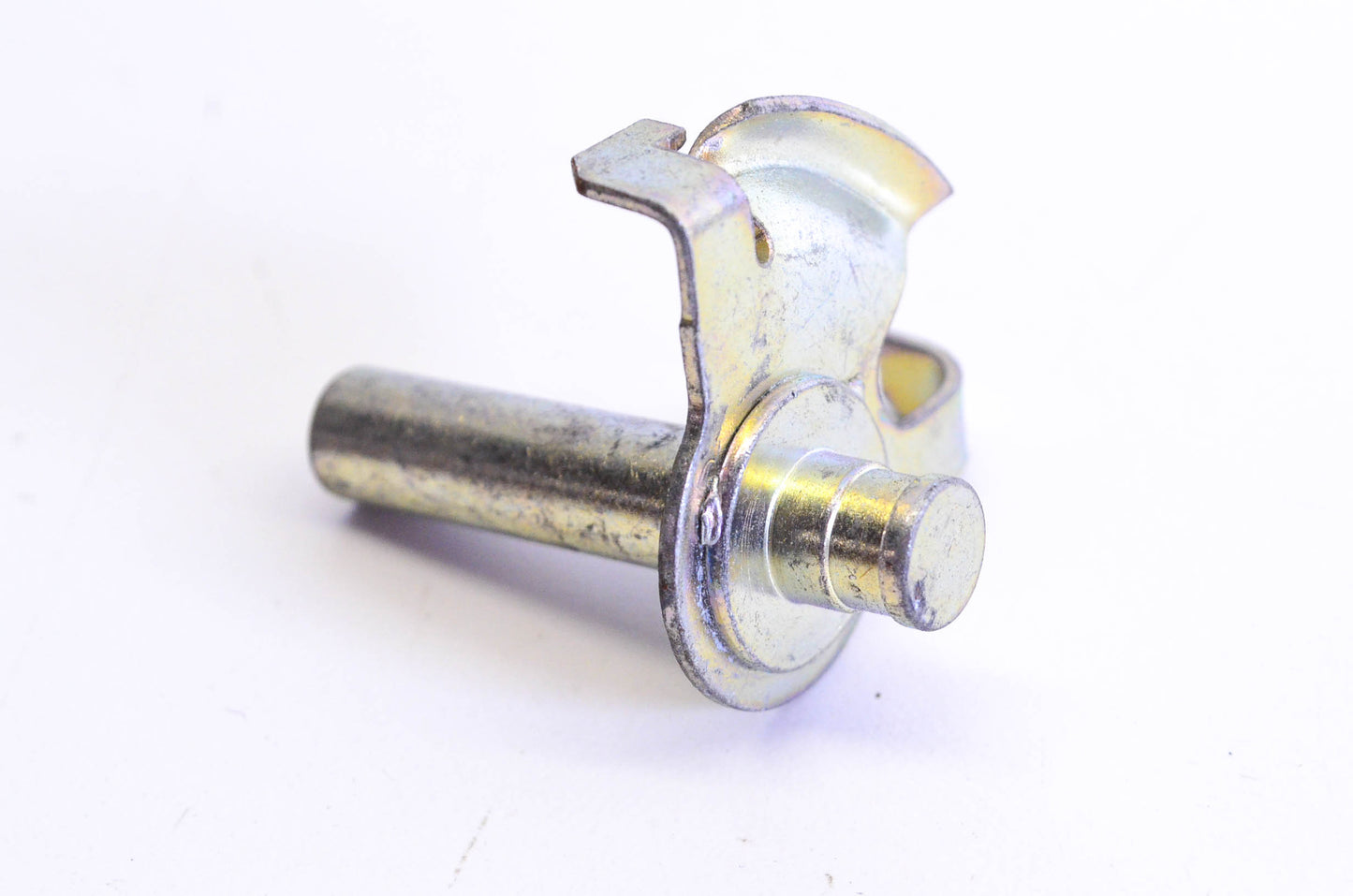 New OEM Briggs & Stratton 490866 Starter Shaft NOS