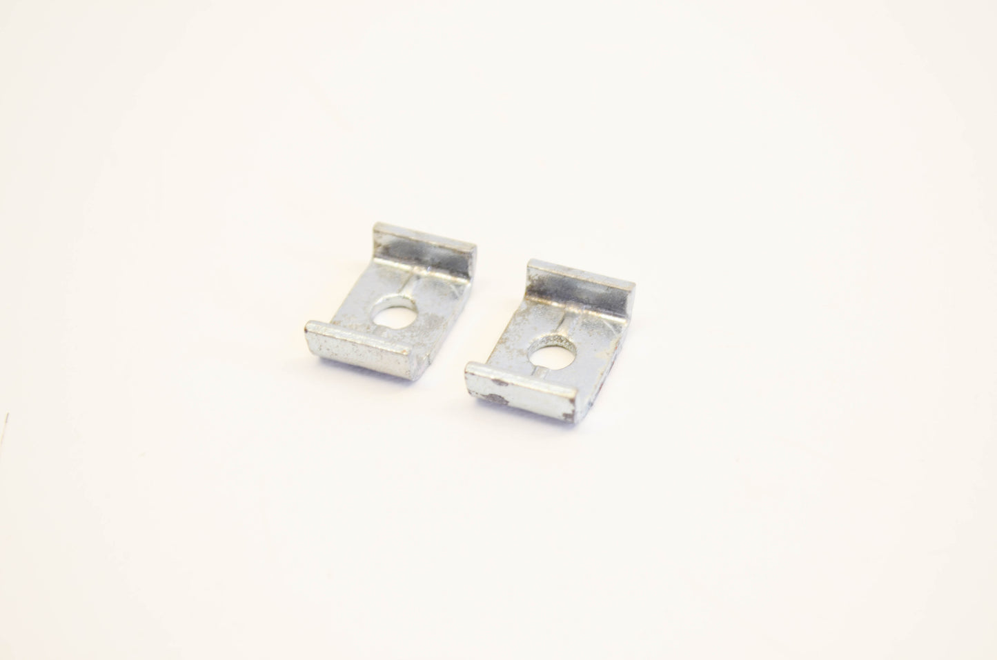 New OEM Briggs & Stratton 22372, 9006 Throttle Casing Clamps Qty 2 NOS