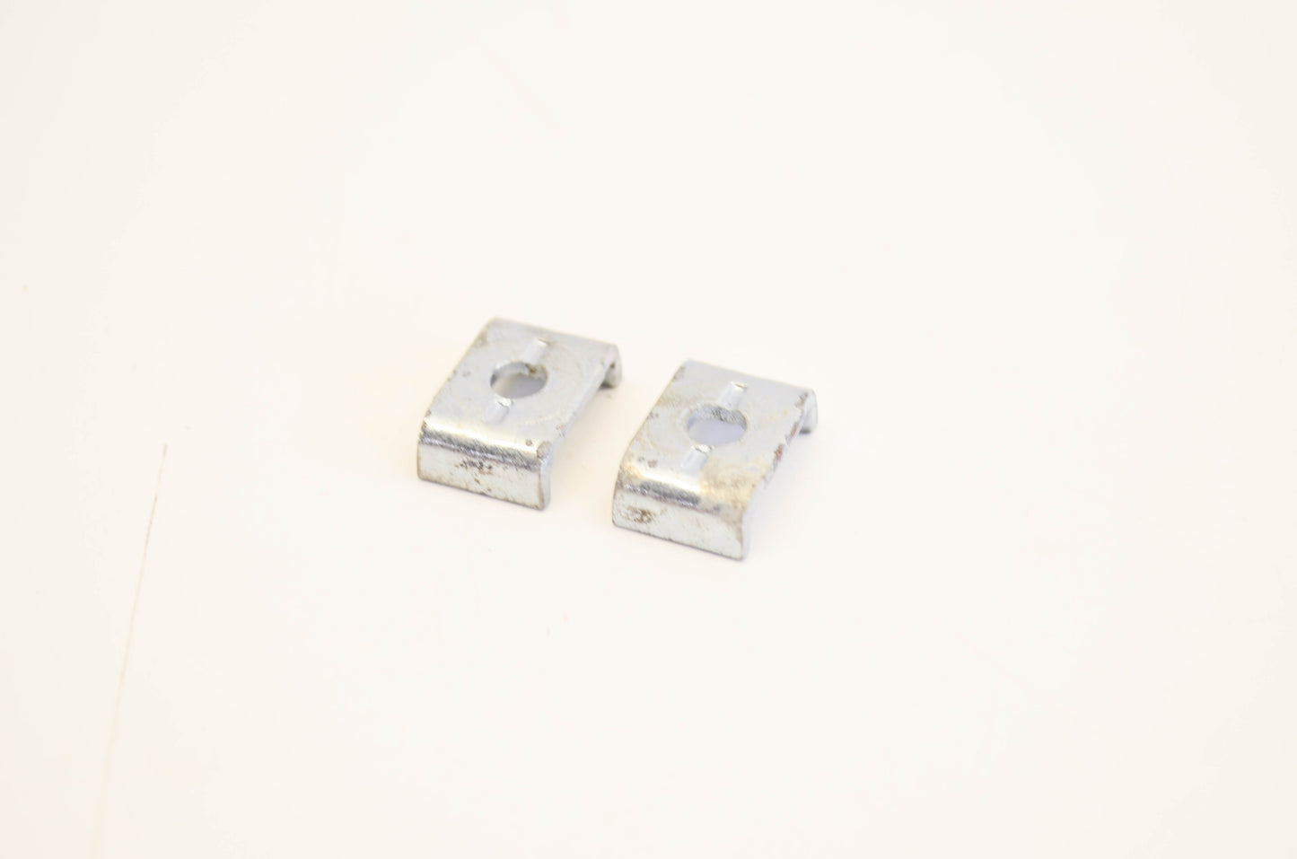 New OEM Briggs & Stratton 22372, 9006 Throttle Casing Clamps Qty 2 NOS