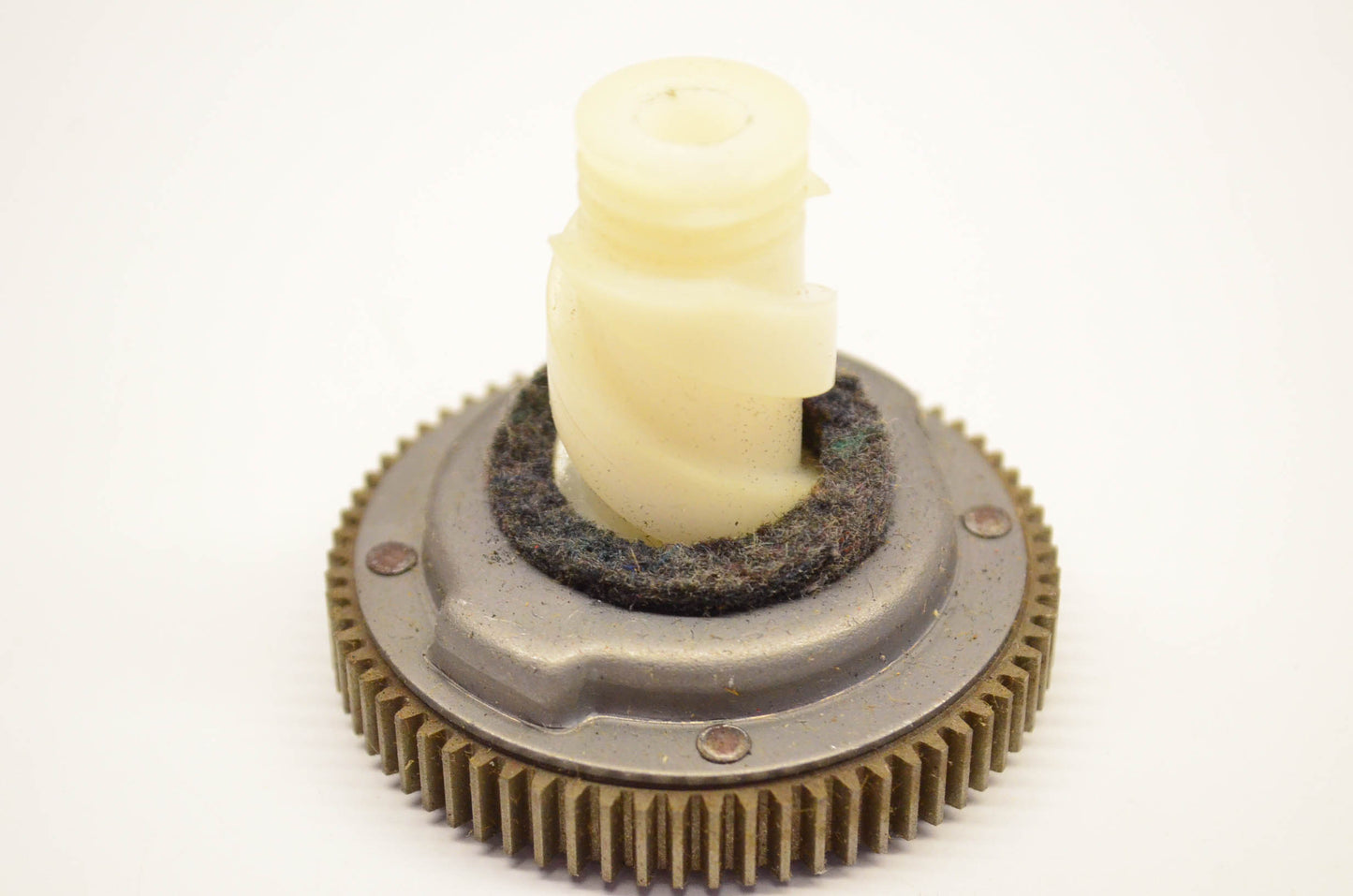New OEM Briggs & Stratton 390074 Starter Clutch Assembly NOS