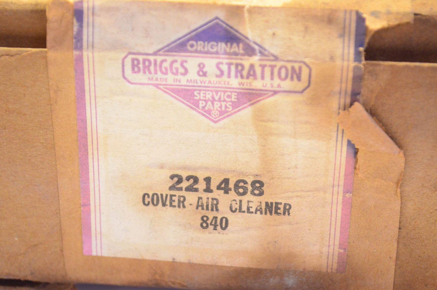 New OEM Briggs & Stratton 221468 Air Cleaner Cover NOS