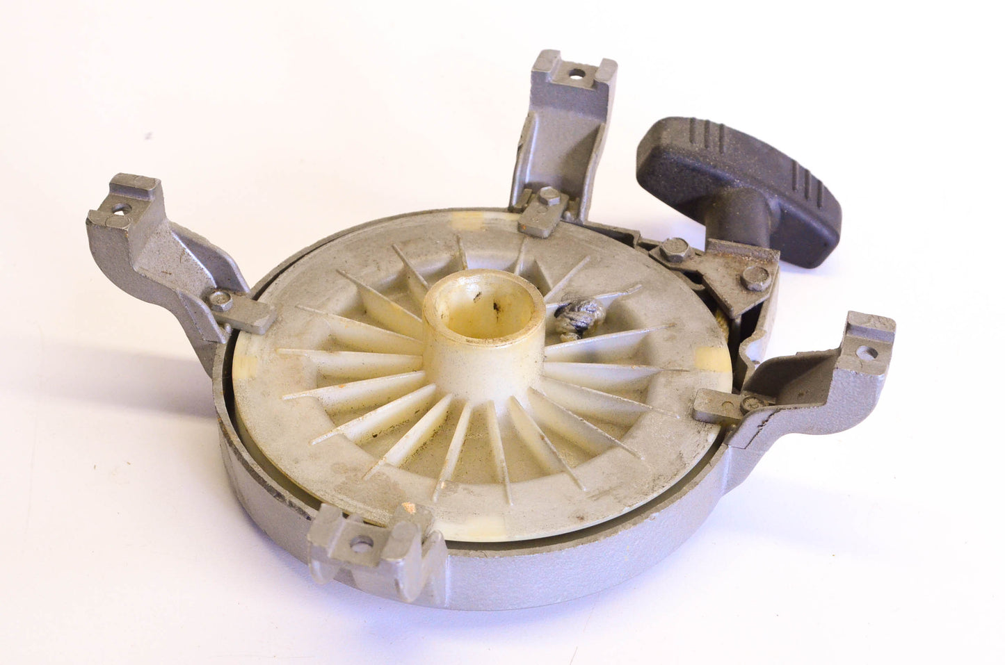 New OEM Briggs & Stratton 298340, 298402 Starter Pulley Assembly NOS