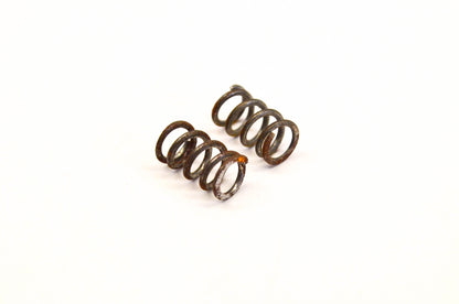 New OEM Briggs & Stratton 26157 Idle Valve Spring Qty 2 NOS