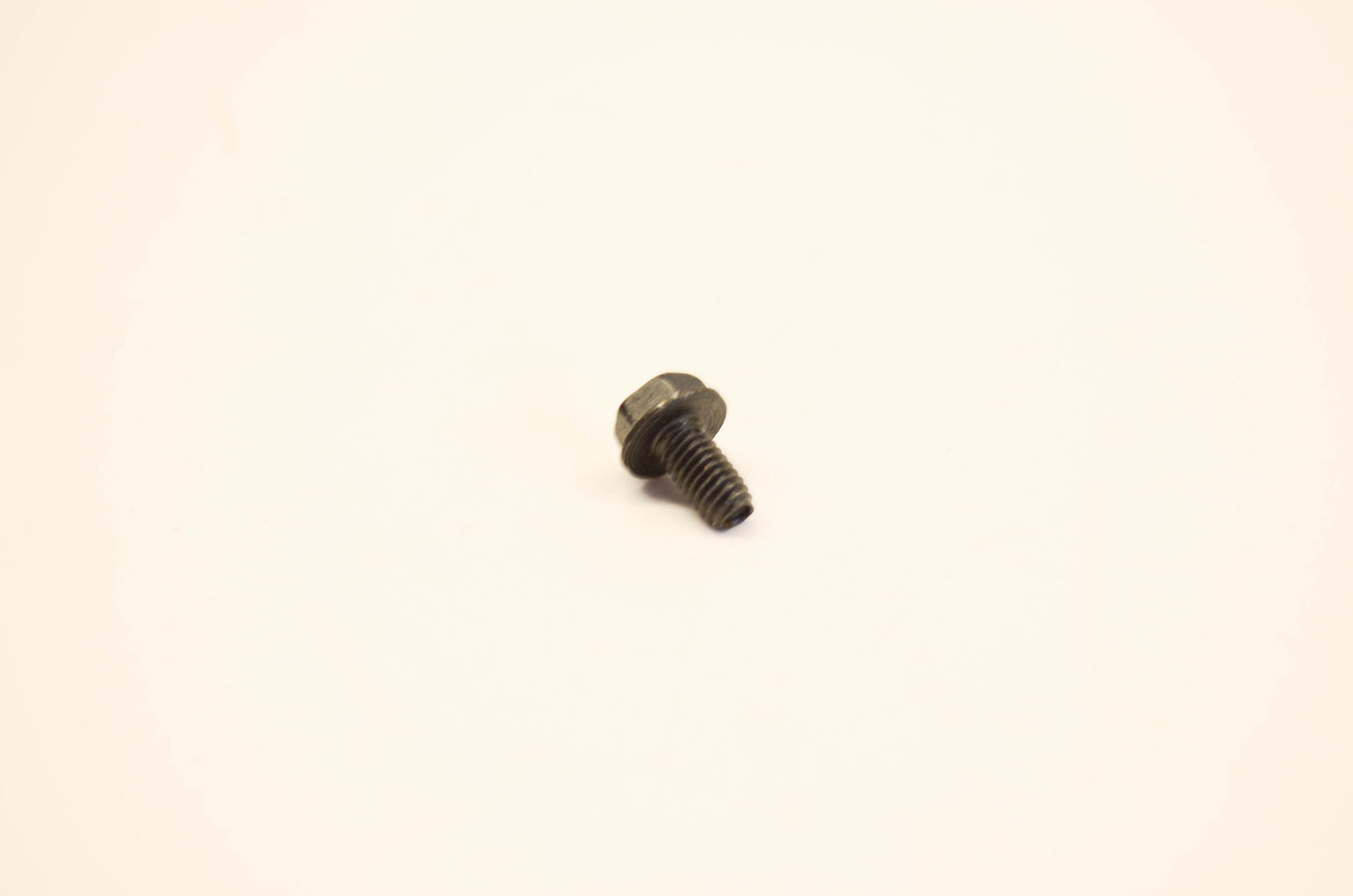 New OEM Briggs & Stratton 697725 Screw NOS
