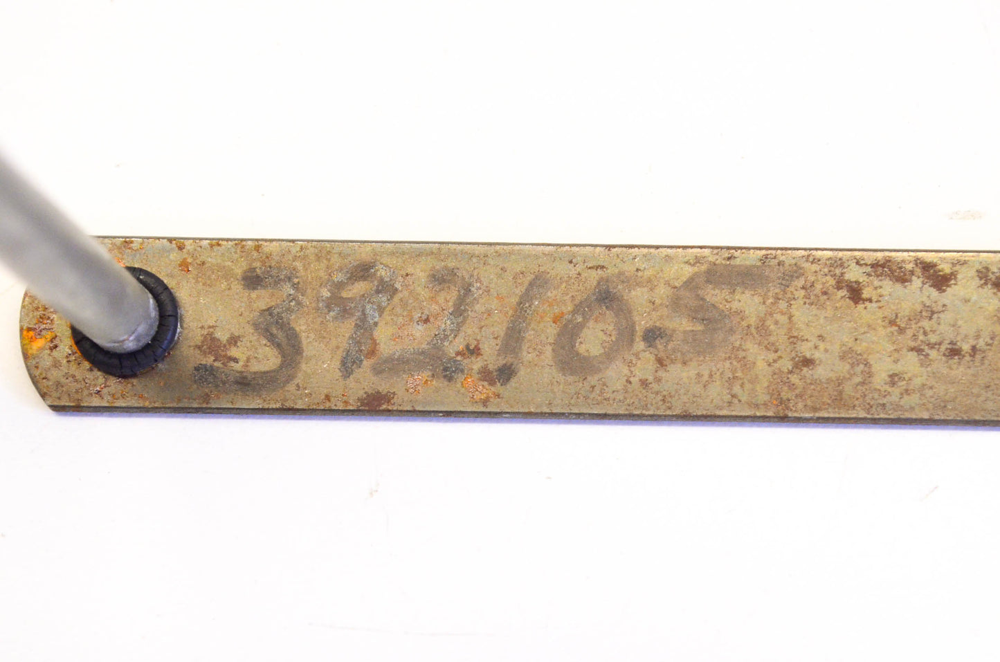 New OEM Briggs & Stratton 392105 Air Cleaner Stud NOS