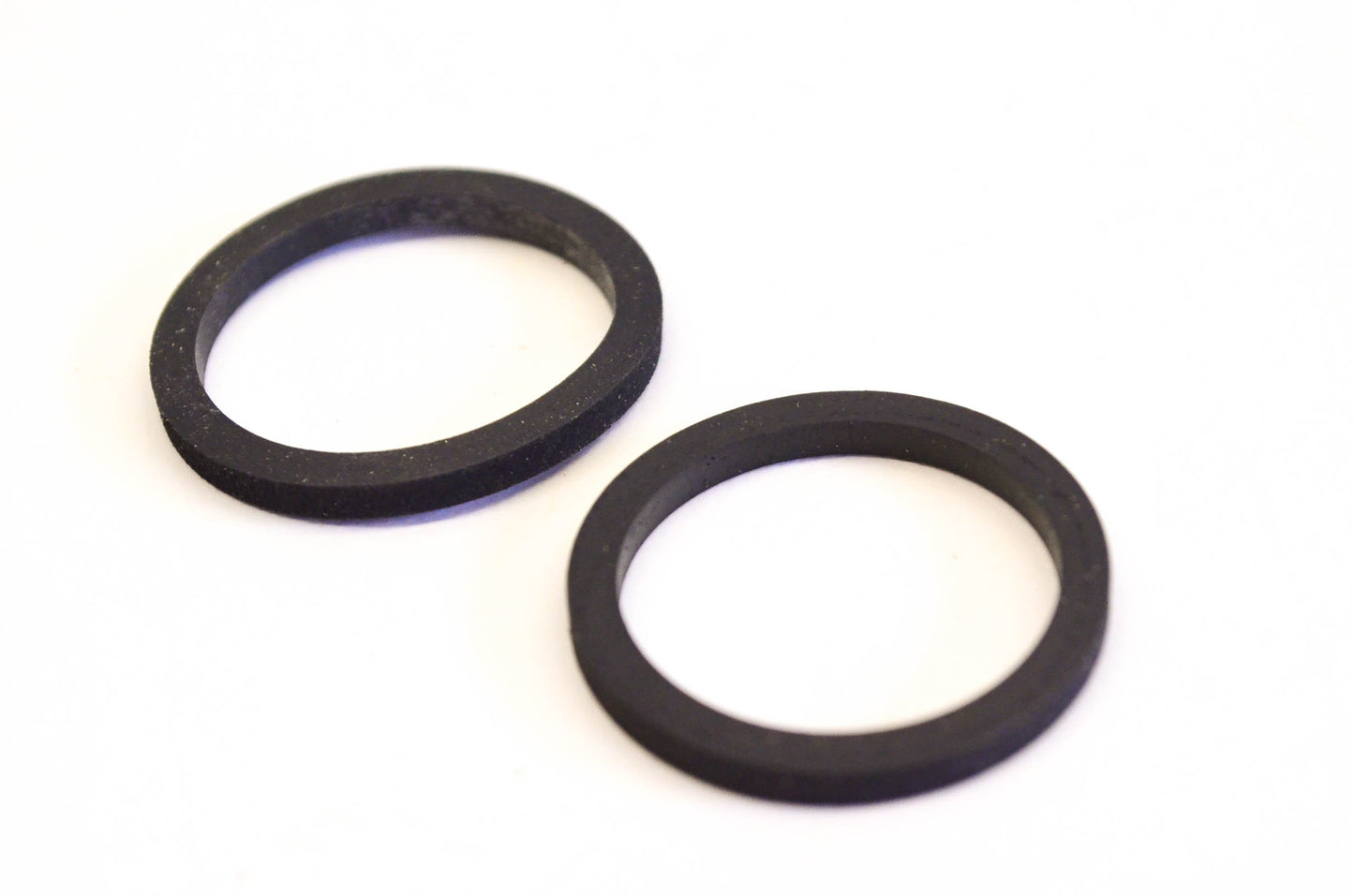 New OEM Briggs & Stratton 270074 Intake Elbow Seal Qty 2 NOS