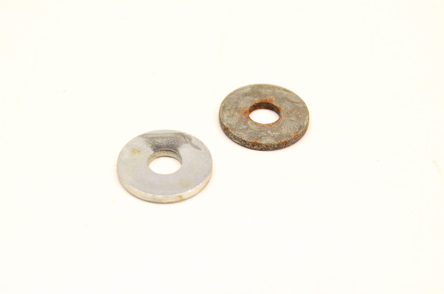 New OEM Briggs & Stratton 66432 Plain Washers Qty 2 NOS