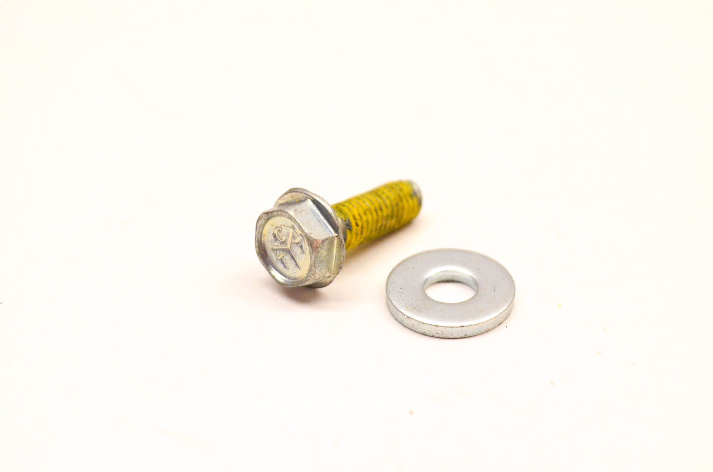 New OEM Briggs & Stratton 490875 Screw and Washer Kit NOS