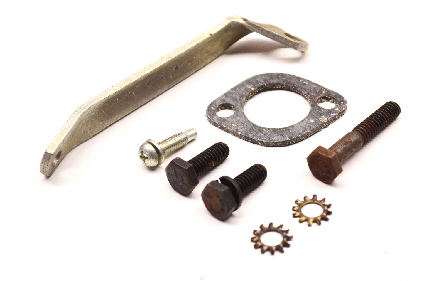 New OEM Briggs & Stratton 298082 Carburetor Bracket Kit NOS